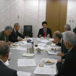 横須賀市長と海軍カレーで車座ランチ