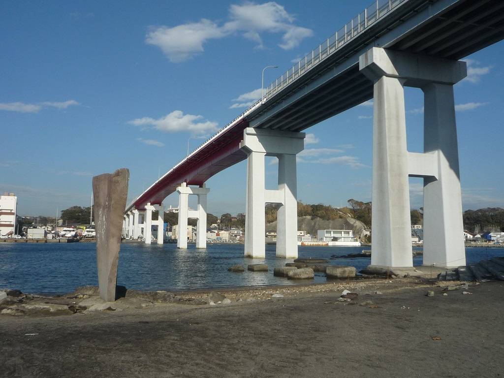 城ヶ島大橋と白秋碑